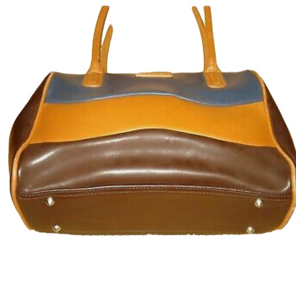 Me Too handbag with key holder, preloved from 1997!, minimum wear & tear $45 - Picture 4 of 11